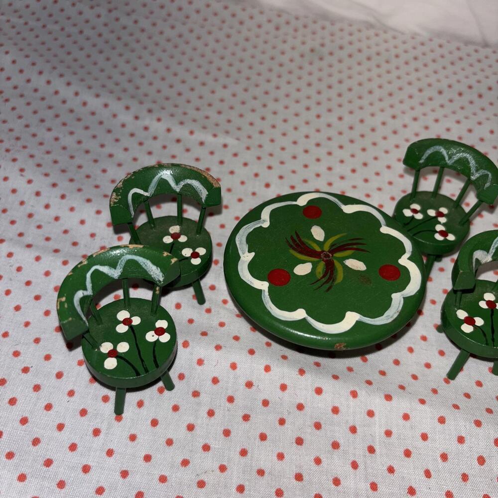 Vintage wooden doll house table and 4 chairs - Picture 2 of 5